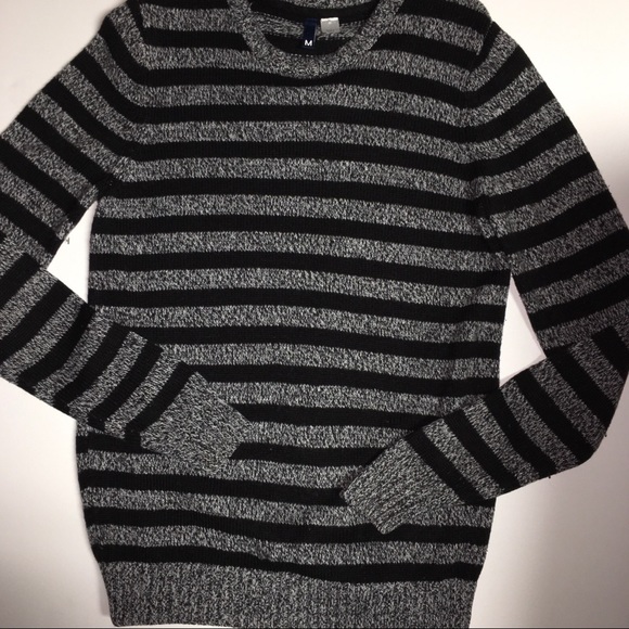 Divided Black & White Pullover Sweater Size Medium - Picture 1 of 6
